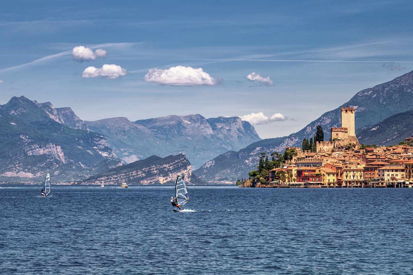 gardasee-malcesine-surfen-g-807284986.jpg