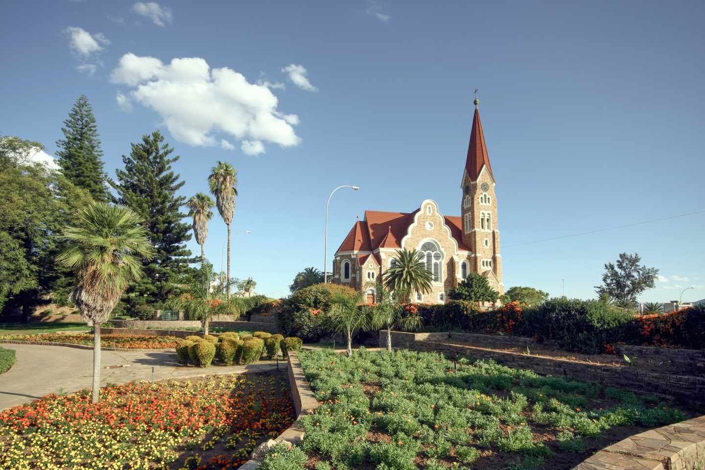 afrika-namibia-windhoek-kirche-g-172875740.jpg