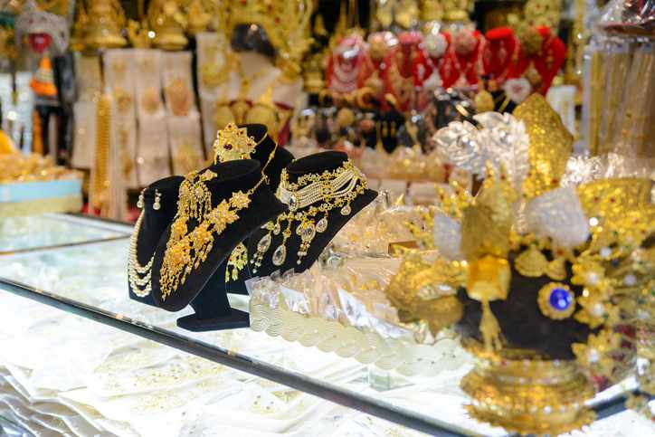 thailand-bangkok-luxus-schmuck-t-938166700.jpg