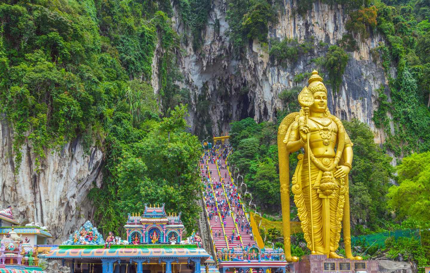 malaysia-kuala-lumpur-batu-caves-klein-g-496633262.jpg