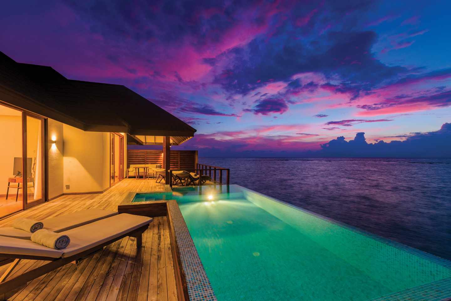 bltd884b0dc4dba39c2-VARU_BY_ATMOSPHERE_-_VILLAS_-_WATER_SUITE_-_SUNSET_VIEW.jpg Varu by Atmosphere - Wasservilla mit eigenem Pool und Ausblick aufs Meer