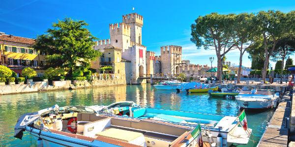 sirmione-gardasee-italien-t-690797196.jpg