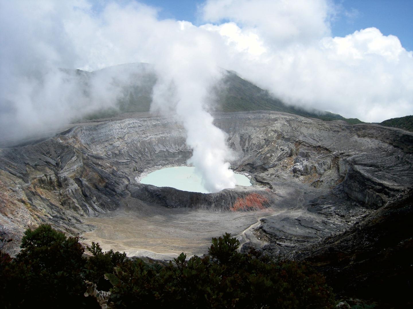 costa-rica-vulkan-poas-p-mk32414.jpg