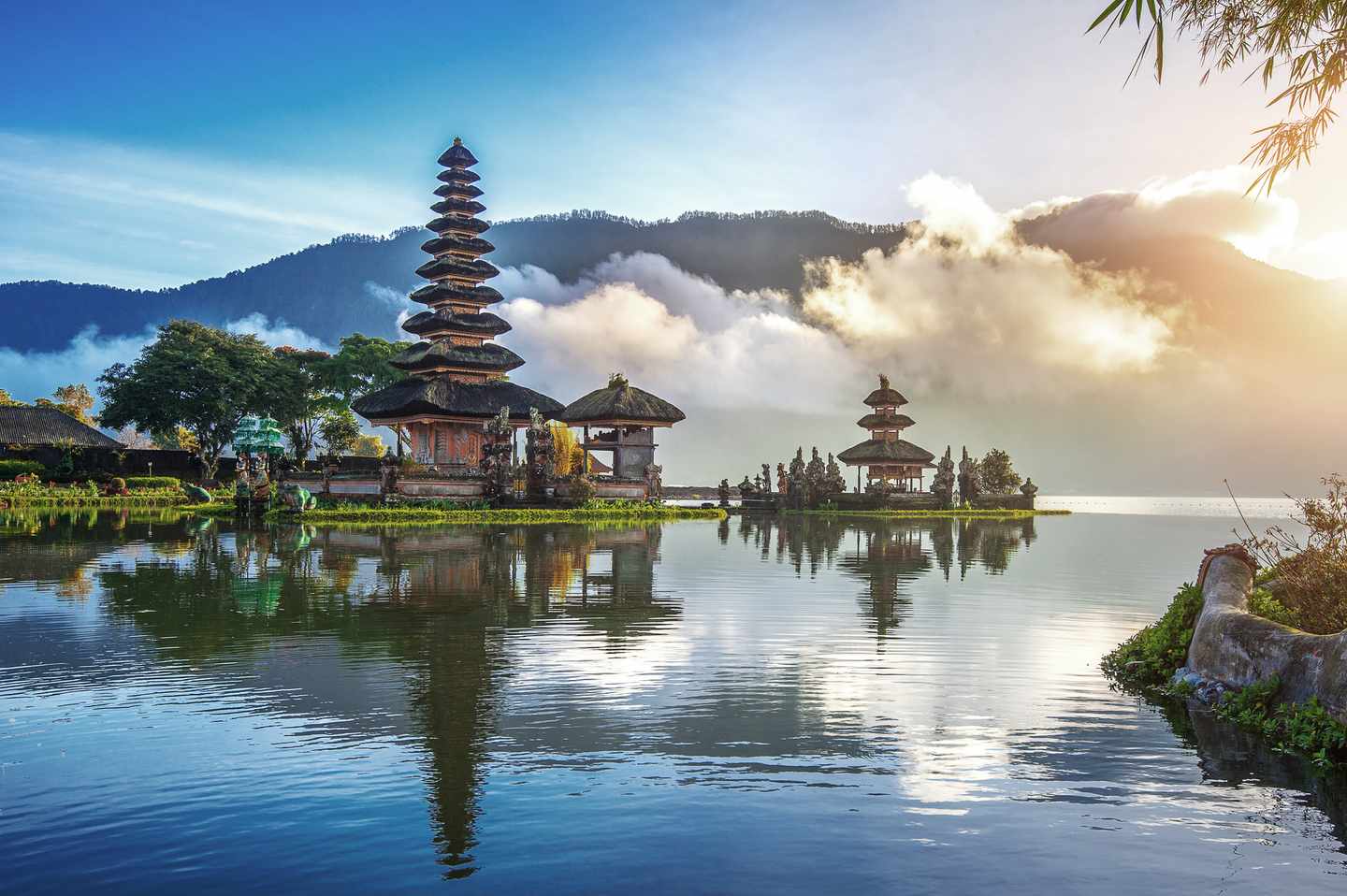 indonesien-bali-pura-ulun-danu-bratan-tempel-g-675172642.jpg
