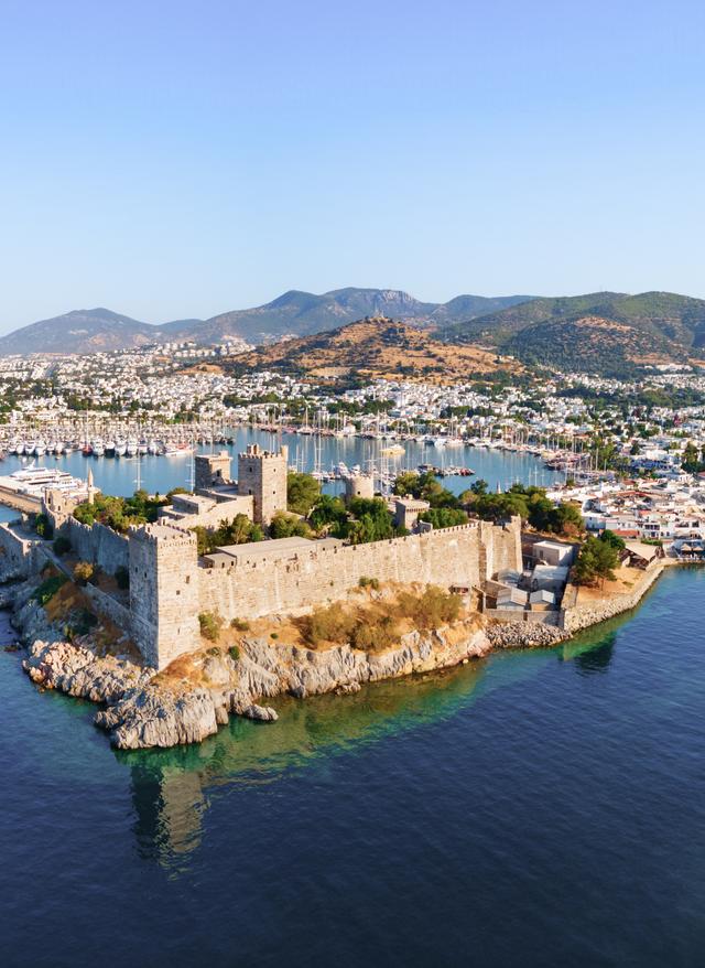 Bodrum Urlaub Bodrum Urlaub: Luftaufnahme auf Burg und Yachthafen in Bodrum