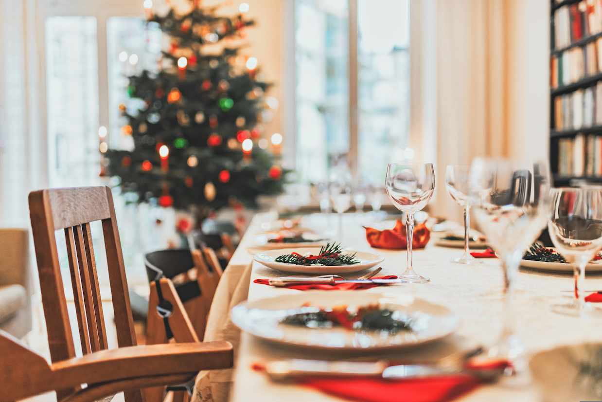 3_1_weihnachten_esstisch_familie_dertour_g-1171725895.jpg