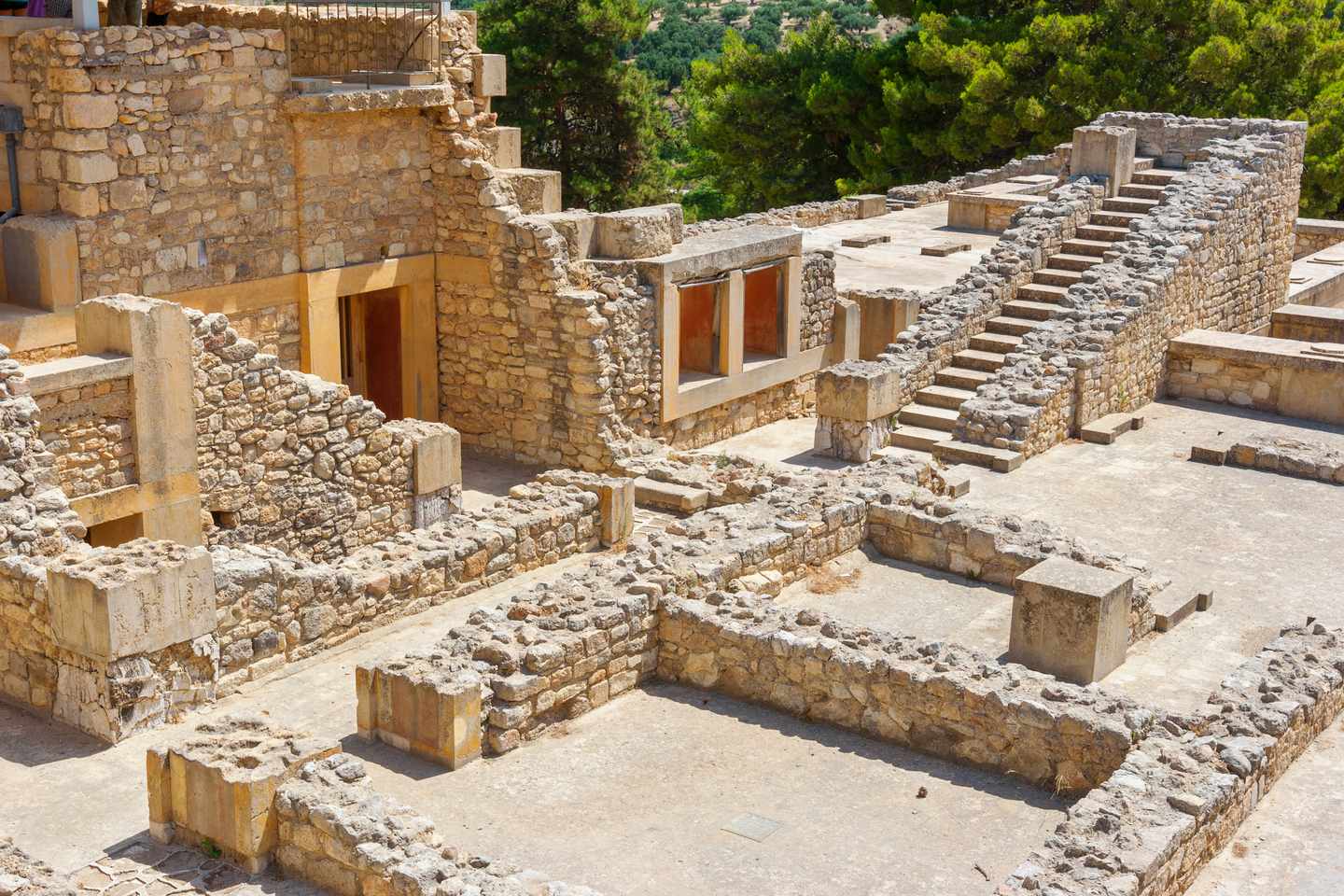 griechenland-kreta-palast-von-knossos-g-466330808.jpg
