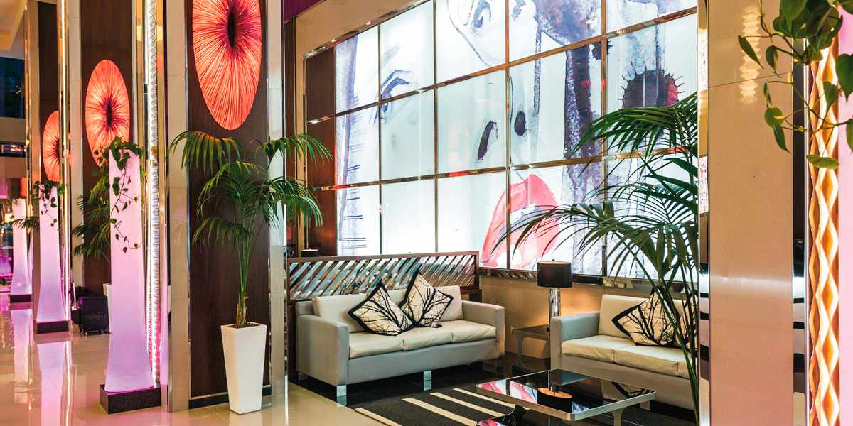blt31e0ceca8ec8bd76-usa-new-york-hotel-riu-plaza-new-york-times-square-NYC88897B_W25-DXXG2526_16.jpg Blick in die Lobby des RIU Plaza New York Times Square