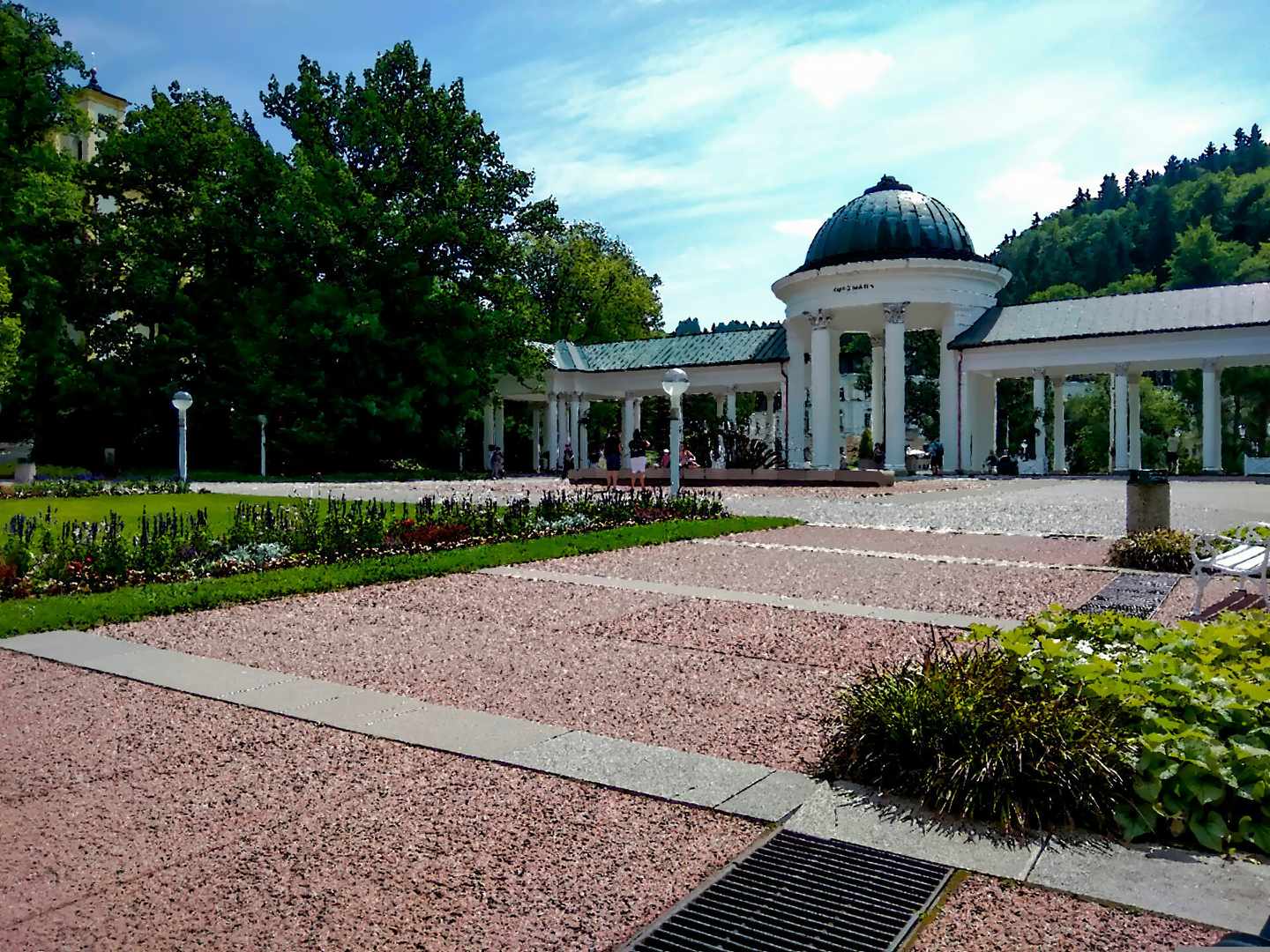 tschechien-marienbad-kolonnade-klein-g-851759502.jpg