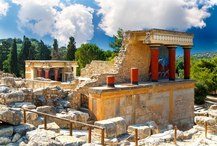 kreta-palast-knossos-ruinen-heraklion-g-941579390.jpg