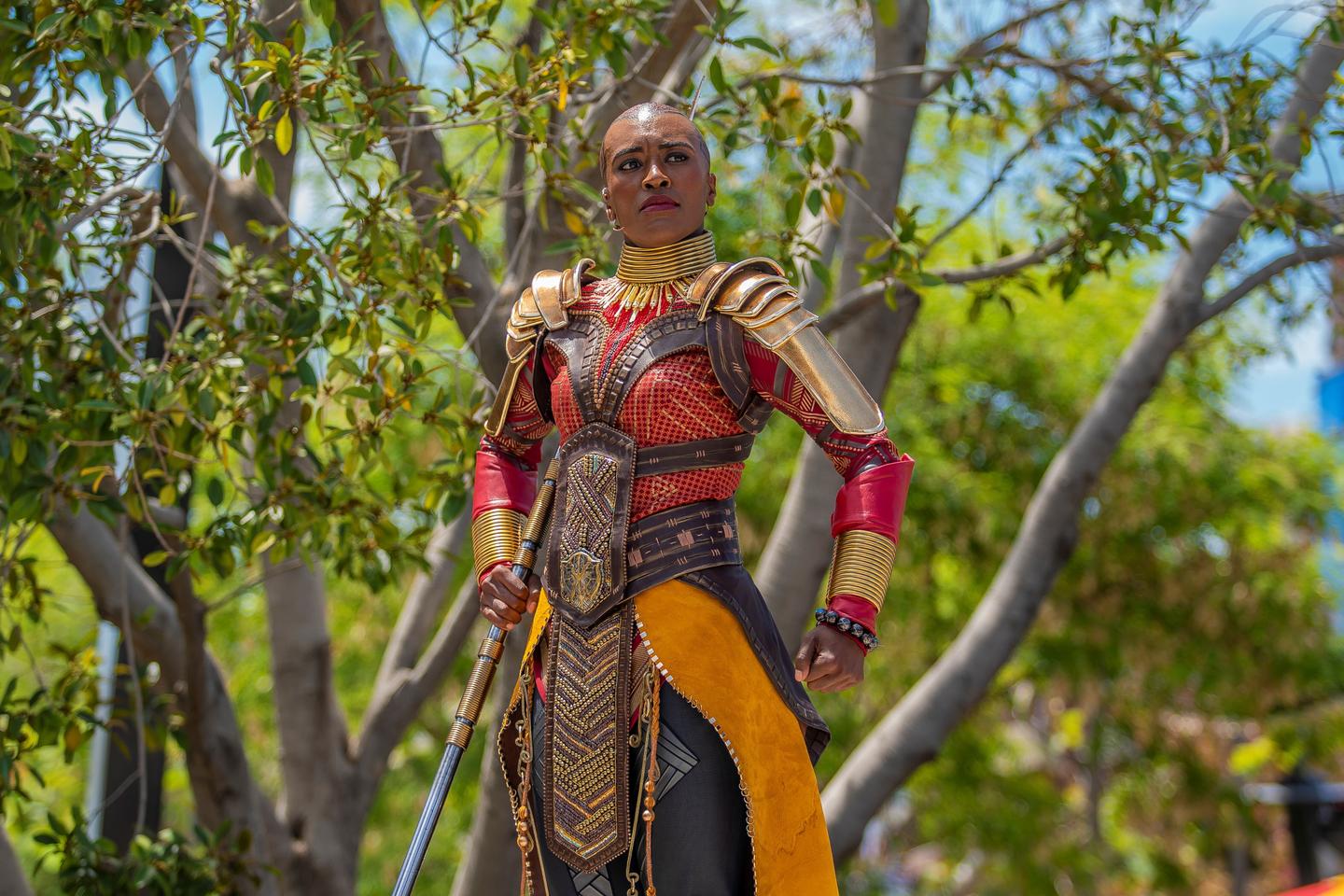 copyright-frankreich-paris-disneyland-paris-avengers-campus-superheld-wakanda-okoye-f-2.jpg