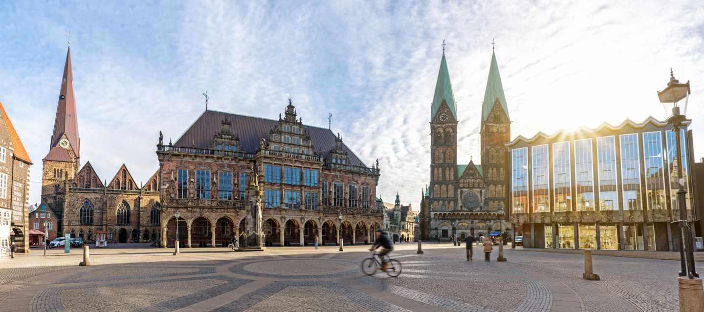 deutschland-bremen-rathausplatz-g-926601940.jpg