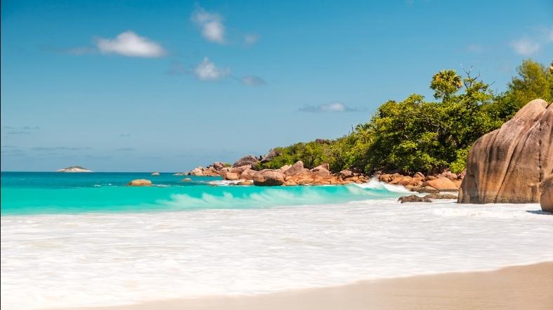 seychellen-praslin-strand-indischer-ozean-g-1072169022.jpg