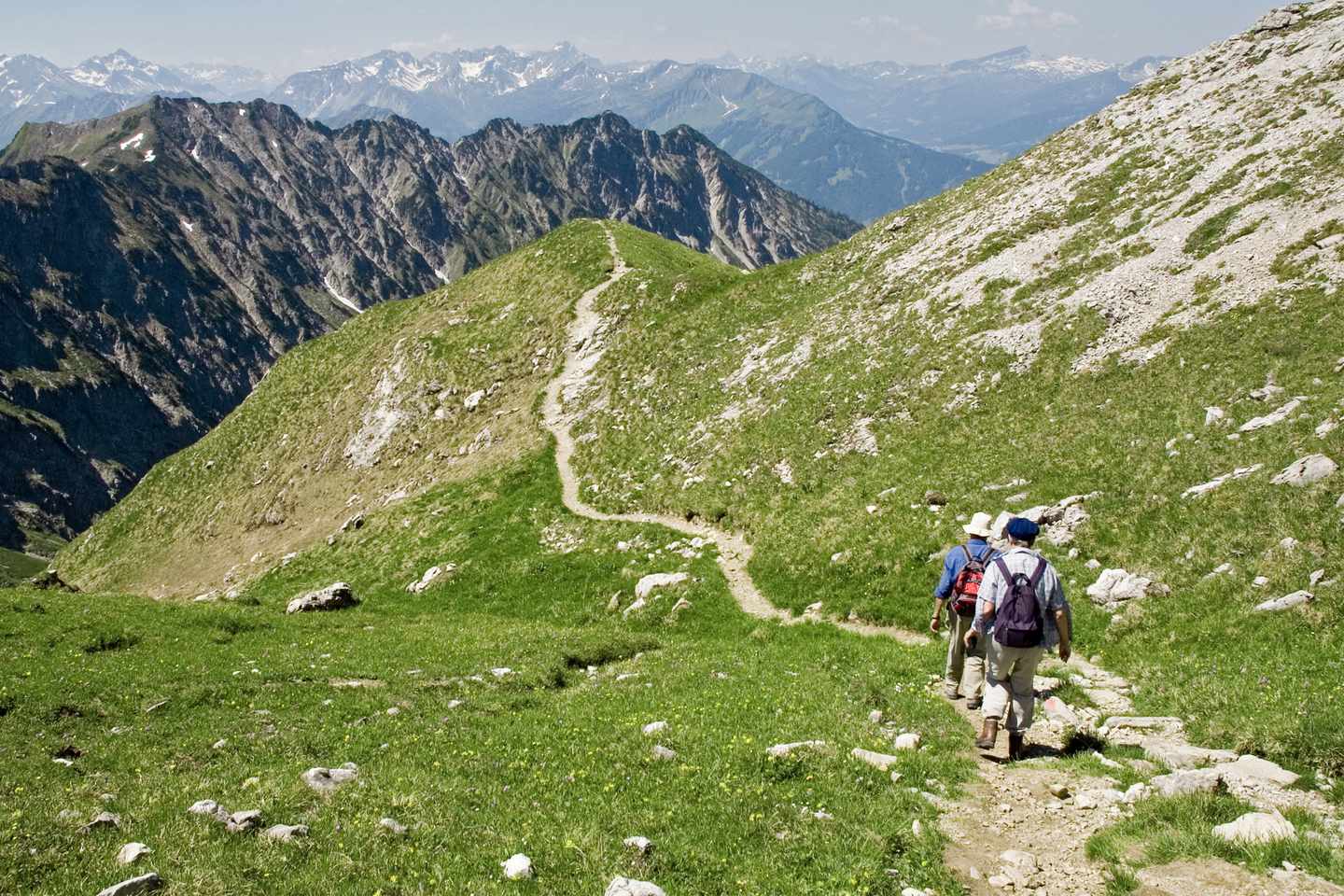 blt8a87e381f2f86ee2-alpen-wandern-g-184084858.jpg Wandern in den Alpen