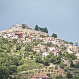 kroatien-istrien-blick auf motovun_g-576712046.jpg