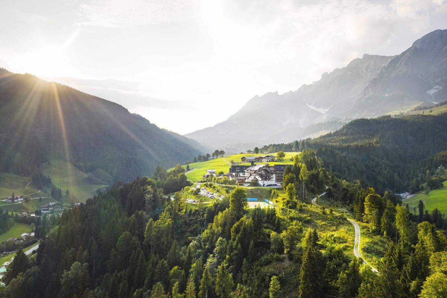blt6e8985d30ebb7c90-oesterreich-salzburger-land-aldiana-club-hochkoenig-aussenansicht-berge-cmi.jpg oesterreich-salzburger-land-aldiana-club-hochkoenig-aussenansicht-berge-cmi.jpg
