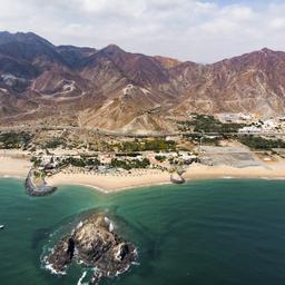 VAE-Fujairah-Sandstrand-g-1137518456.jpg