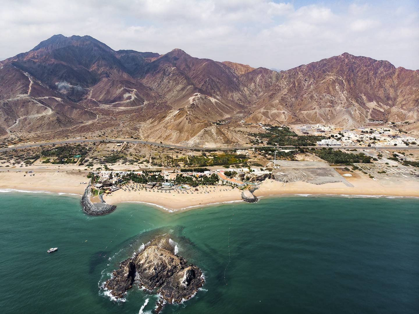 blt9e74839527ad5aaa-VAE-Fujairah-Sandstrand-g-1137518456.jpg VAE-Fujairah-Sandstrand-g-1137518456.jpg