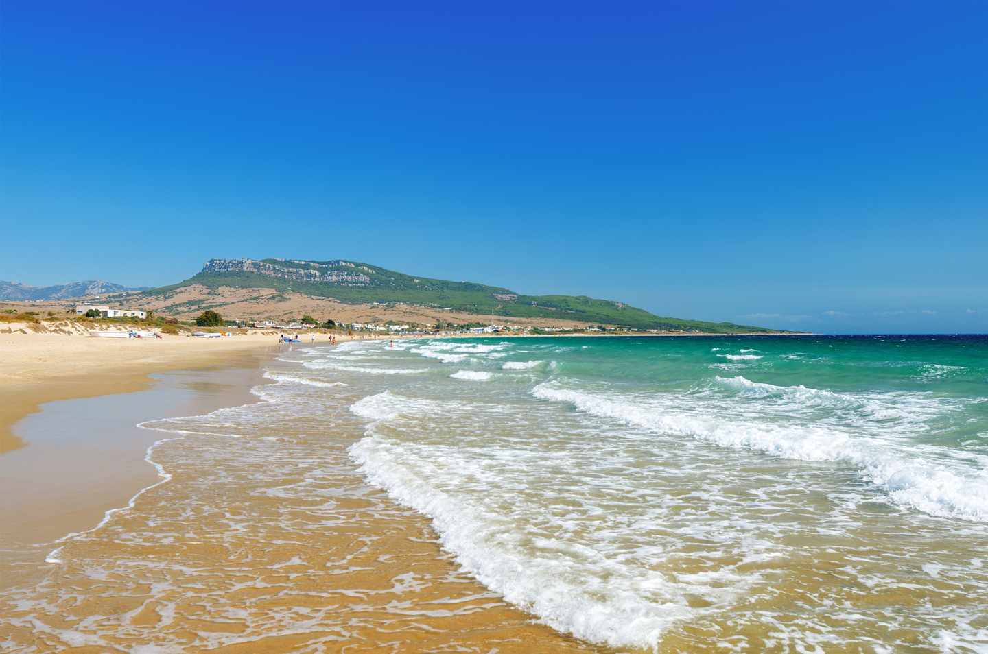 spanien-andalusien-cadiz-playa-de-bolonia-g-1021593354.jpg