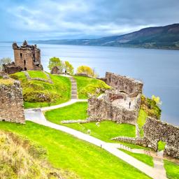 großbritannien-schottland-urquhart-castle-klein-g-873898520.jpg