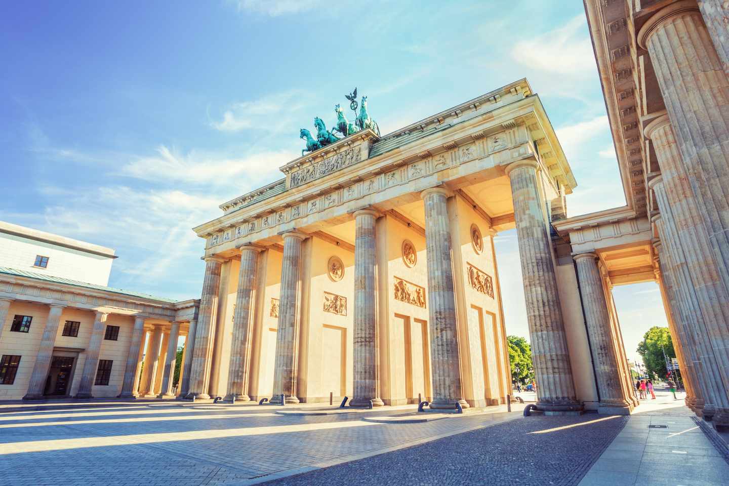 deutschland-berlin-brandenburger-tor-wahrzeichen-quadriga-a-123854792.jpg