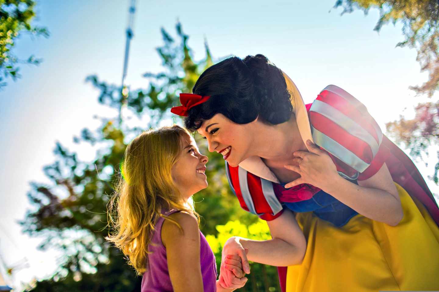 copyright-usa-walt-disney-world-resort-schneewittchen-mit-maedchen.jpg