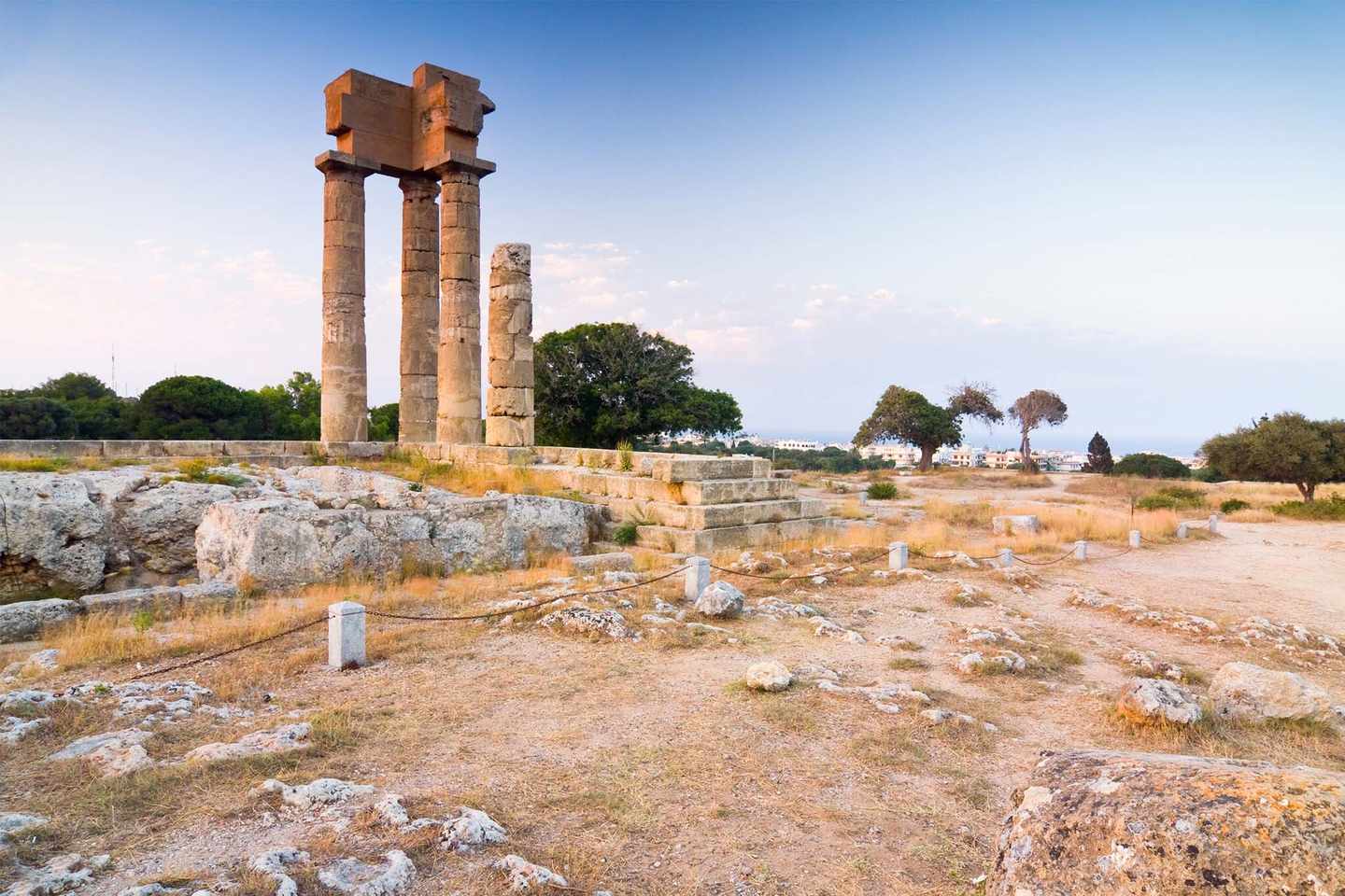 griechenland-rhodos-akropolis-g-187957935.jpg