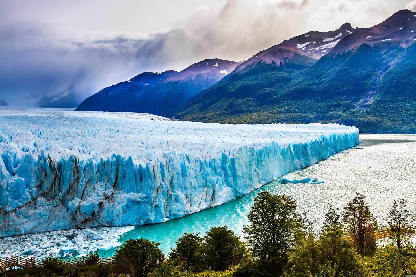 argentinien-perito-moreno-gletscher-klein-g-908619006.jpg