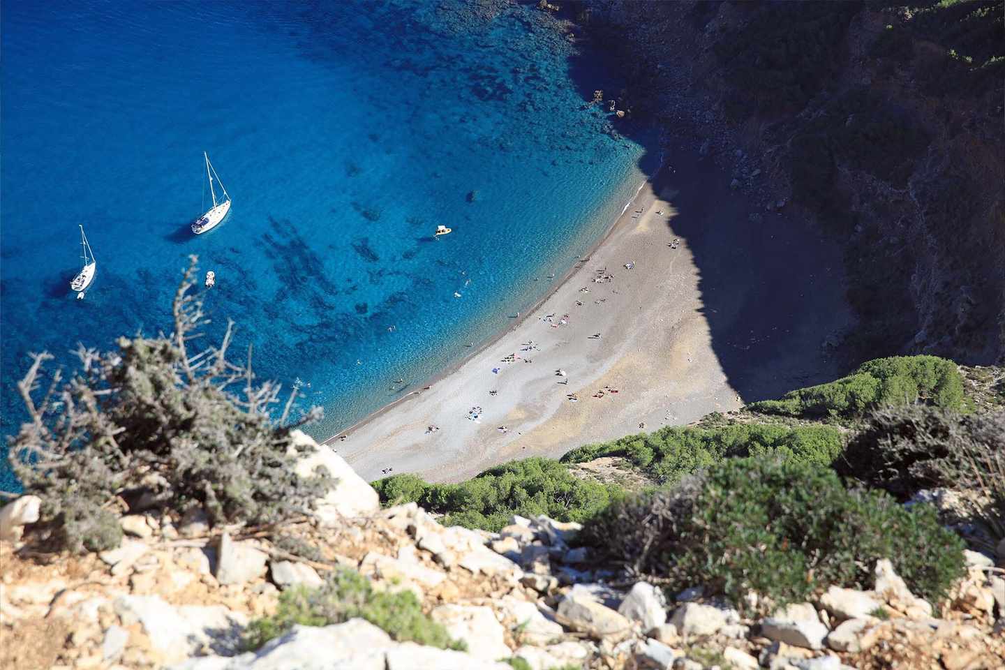spanien-norden-alcudia-strand-luftaufnahme-strand-coll-baix-g-939220252.jpg