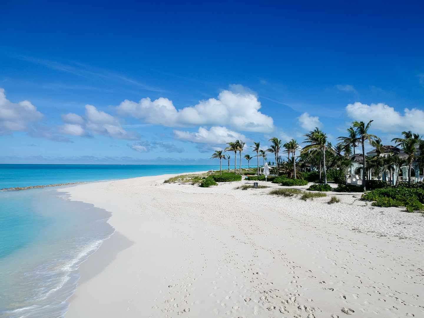 karibik-turks-und-caicosinseln-grace-bay-t-915947470.jpg