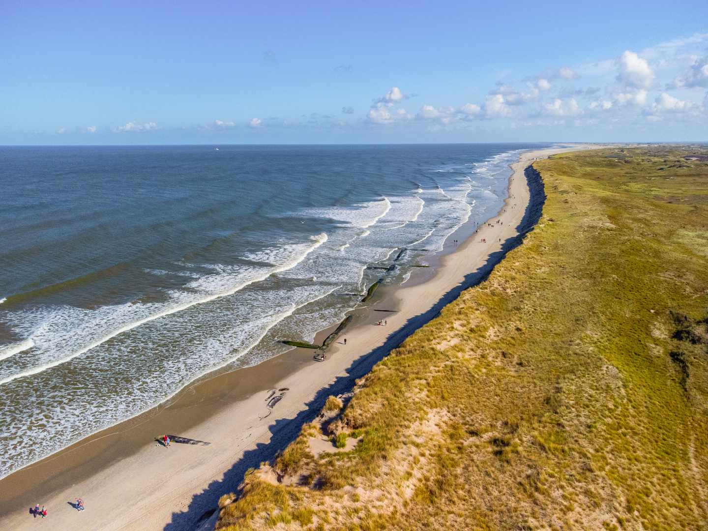 deutschland-niedersachsen-norderney-weitlaeufiger-strand-g-2166079113.jpg