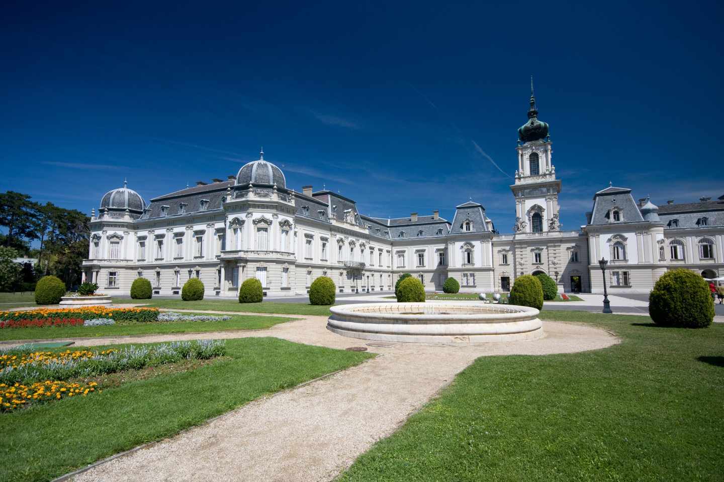 ungarn-keszthely-schloss-festetics-klein-g-146897568.jpg