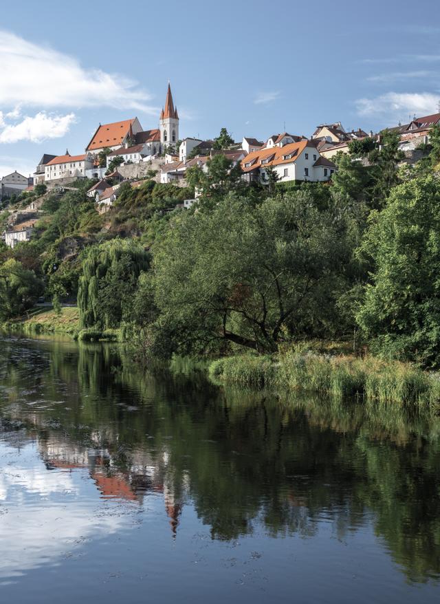 Tschechien Urlaub tschechien-fluss-maehren-mit-altstadt-von-znojmo-g-1647977391_bearbeitet.jpg