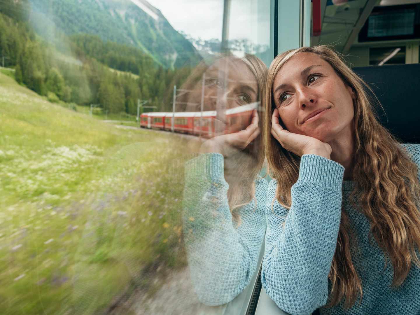 schweiz-frau-im-zug-g-1290893427.jpg