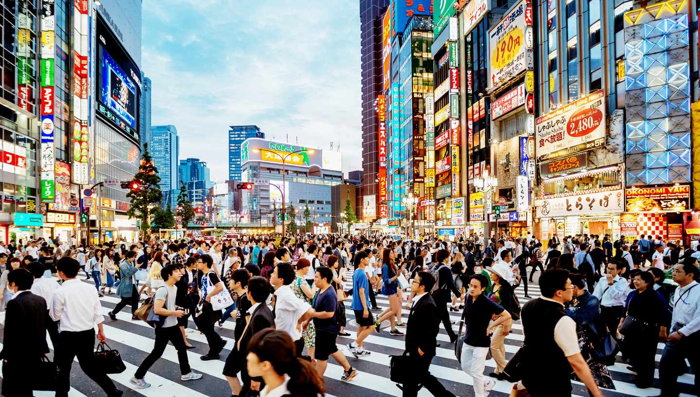 japan-tokio-takeshita-strasse-g-545087716.jpg