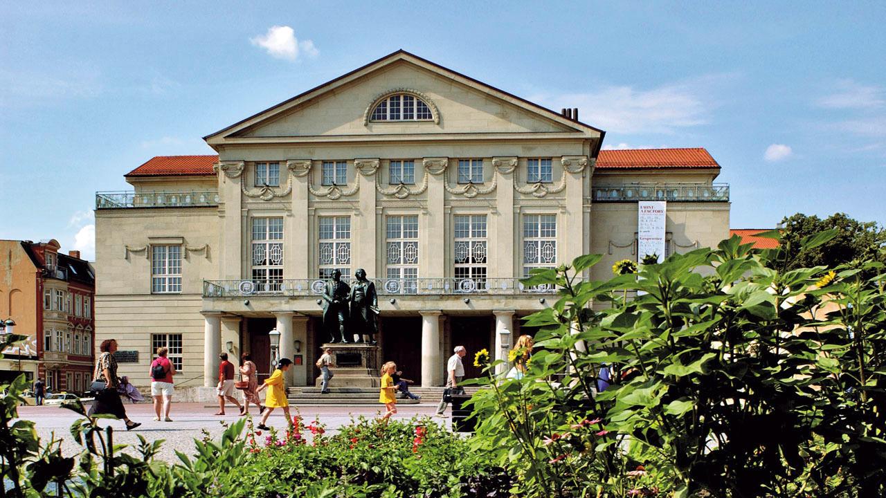 weimar-goethe-schiller-denkmal-nationaltheater-p-S15263.jpg