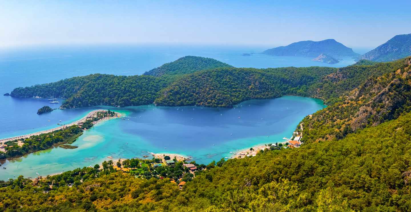 tuerkei-fethiye-mugla-oeluedeniz-strand-panorama-g-1368196769.jpg