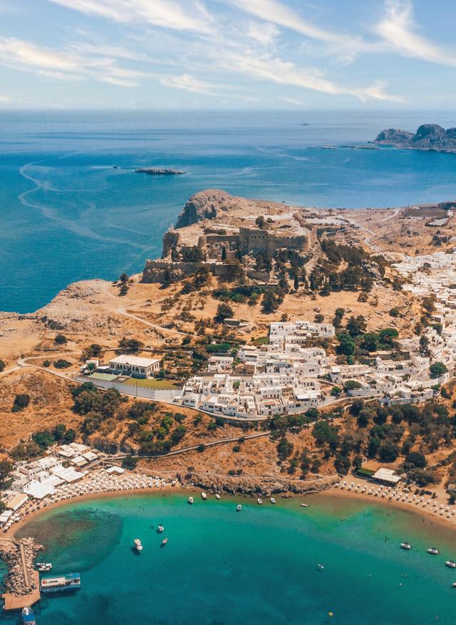 Hotels in Griechenland: Von Kos bis Korfu Die Akropolis auf Rhodos von oben