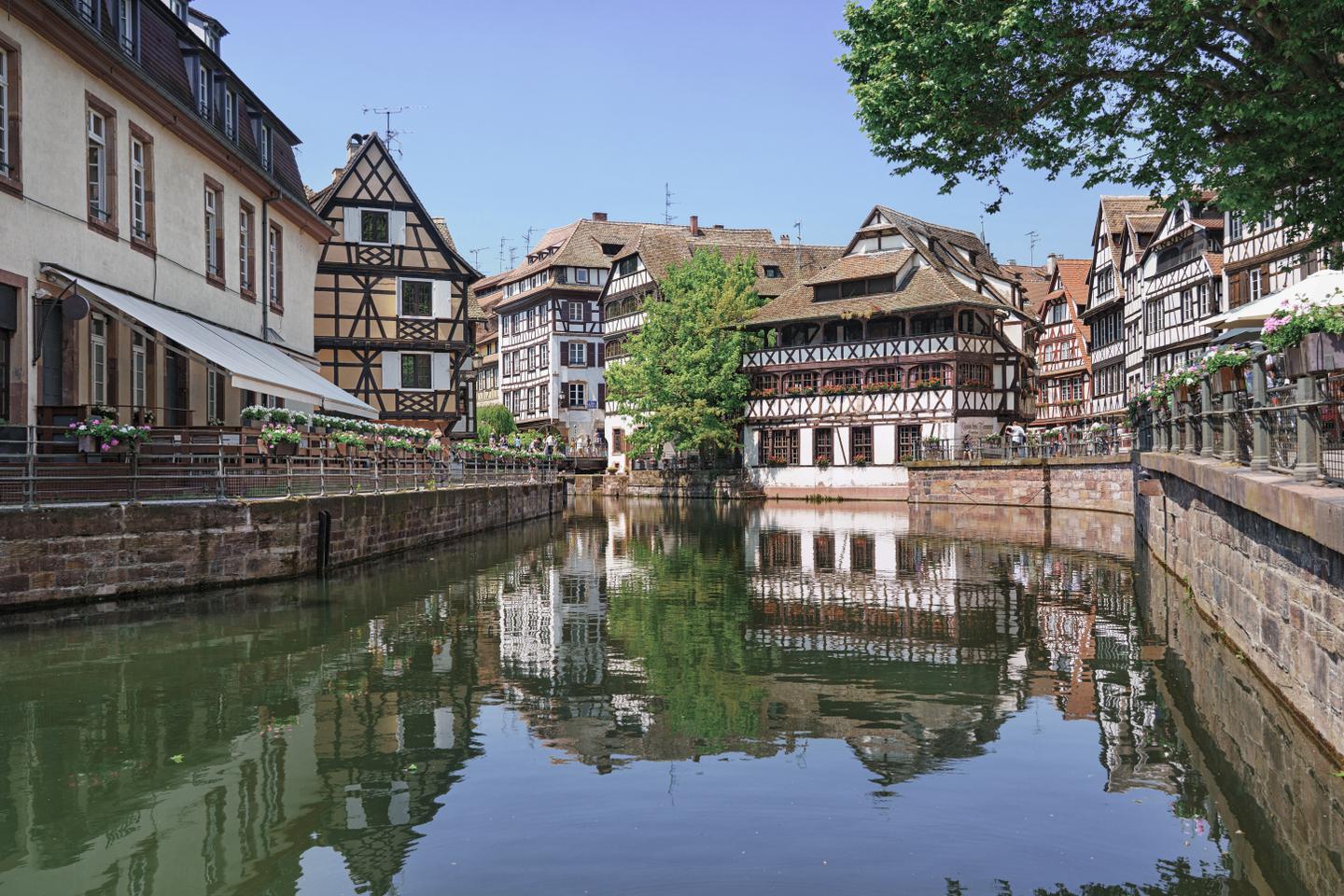 bltfd3d39e5ef9b572e-frankreich-elsass-strassburg-fachwerkh_user-im-grachtenviertel-g-1937355013_bearbeitet.jpg frankreich-elsass-strassburg-fachwerkhäuser-im-grachtenviertel-g-1937355013_bearbeitet.jpg