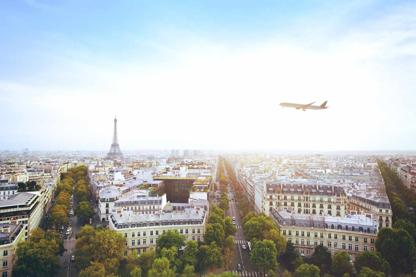 frankreich-paris-flieger-startet-g-816954480.jpg