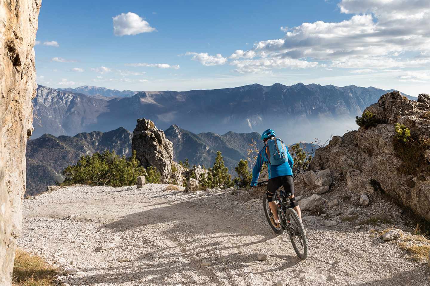 italien-gardasee-mountainbike-downhill-g-943442012.jpg