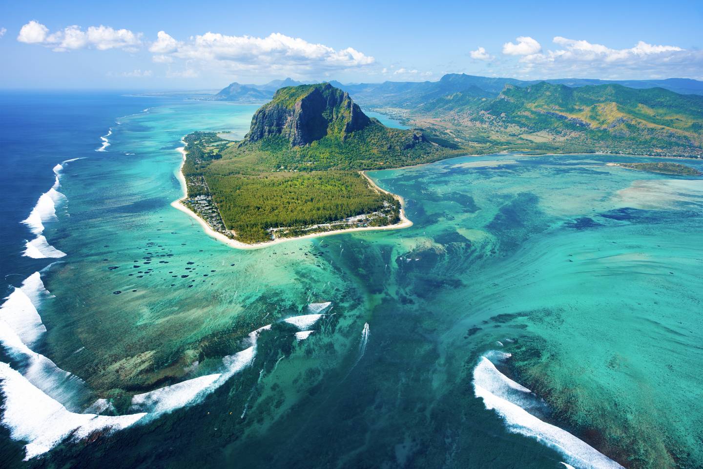 bltc2dd01efc45bc6b2-mauritius-le-morne-brabant-unterwasserwasserfall-g-873632038.jpg mauritius-le-morne-brabant-unterwasserwasserfall-g-873632038.jpg