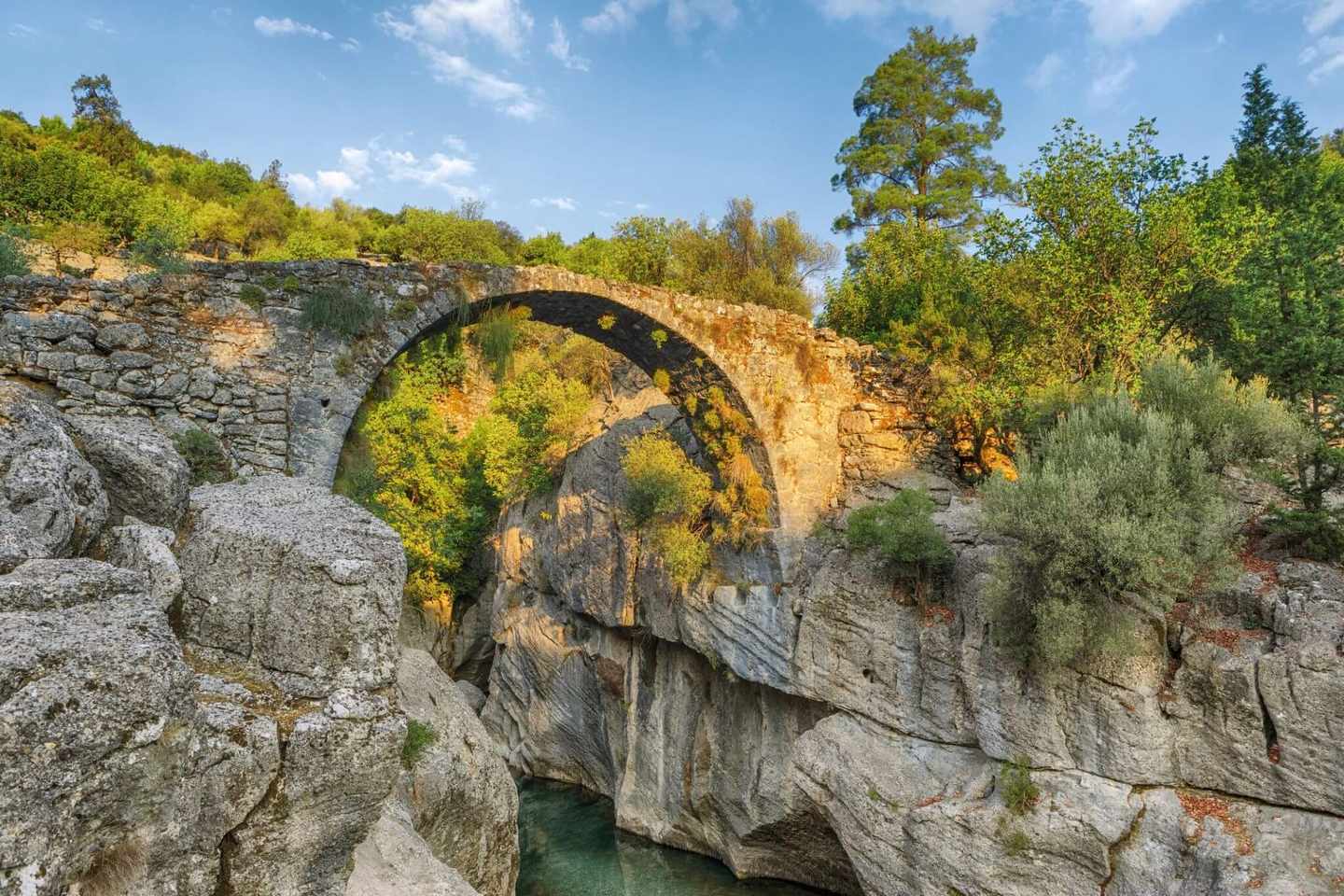 tuerkei-koprulu-canyon-bruecke-g-1272960271.jpg
