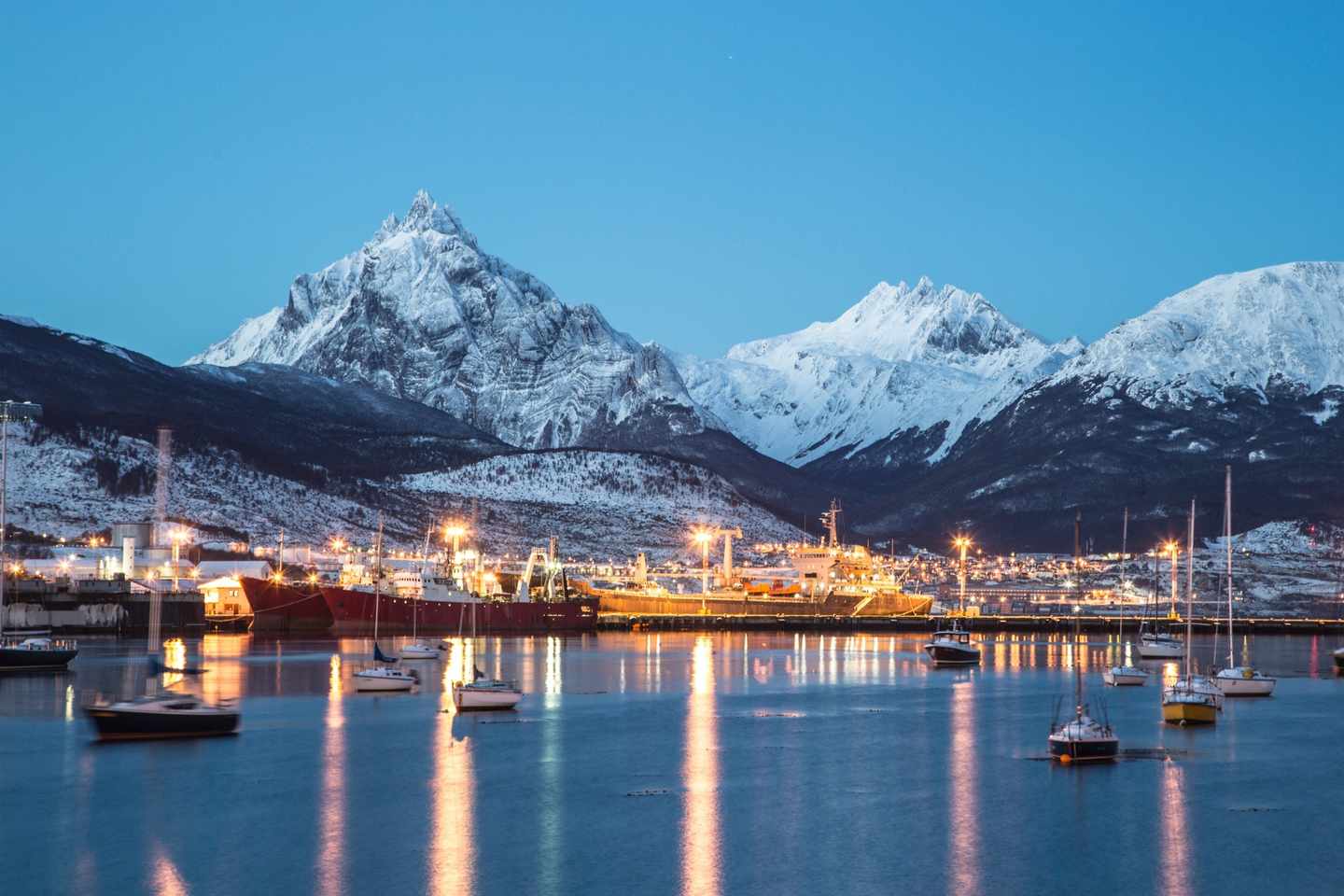 argentinien-feuerland-ushuaia-stadt-t-539964542.jpg