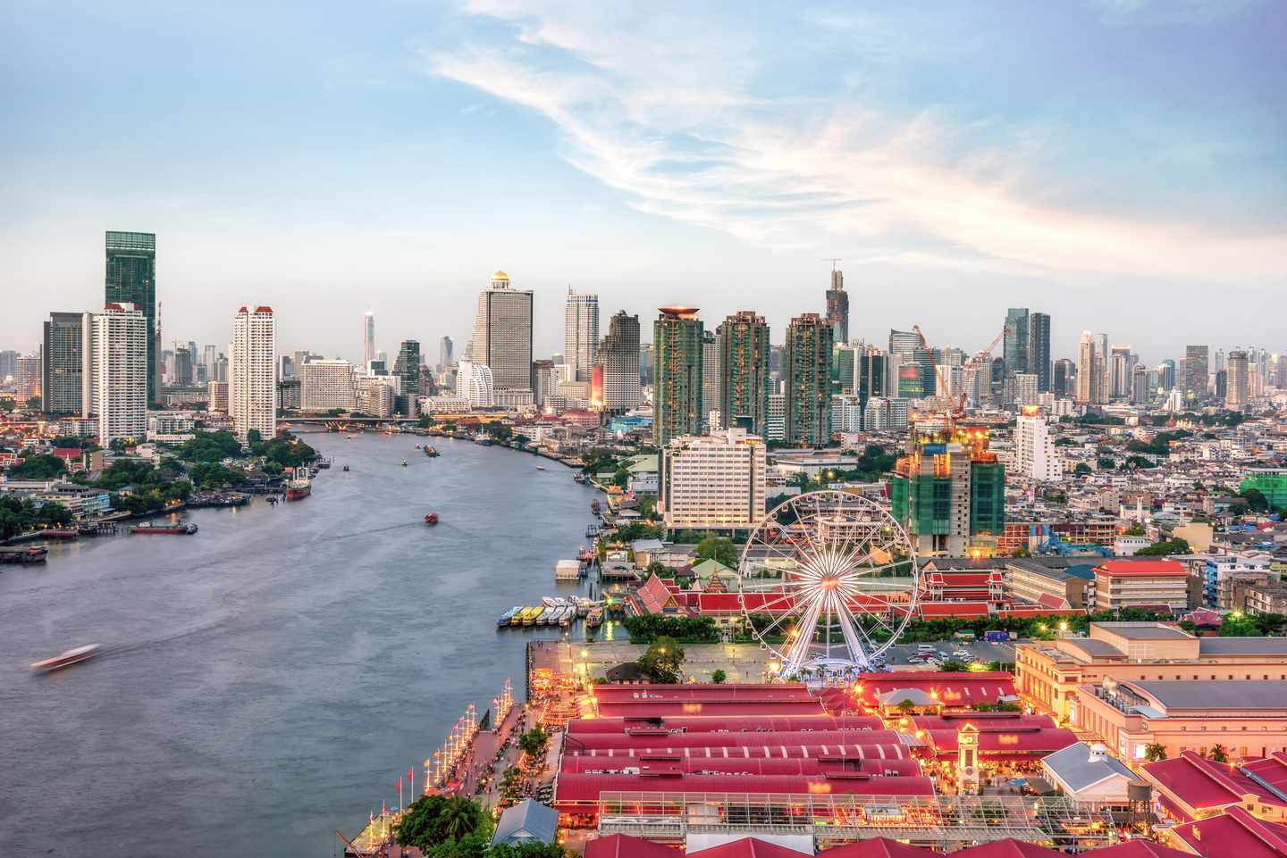 thailand-bangkok-skyline-business-district-g-489515130