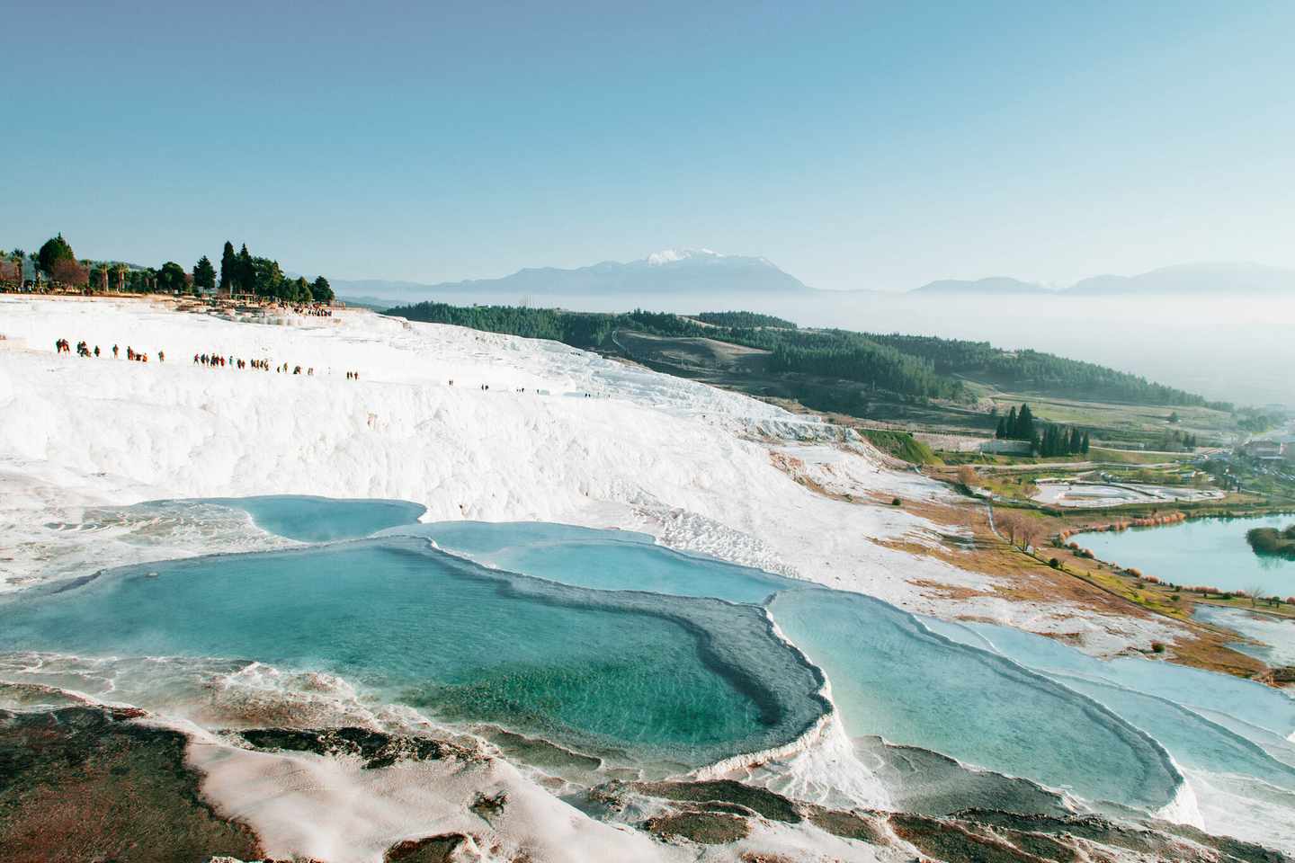 blt9d3fe900ea2664da-tuerkei-pamukkale-die-tracertin-pool-terassen-als-kalksteinlandschaft-g-1064608776.jpg Kalksteinlandschaft der Tracertin Pool Terassen
