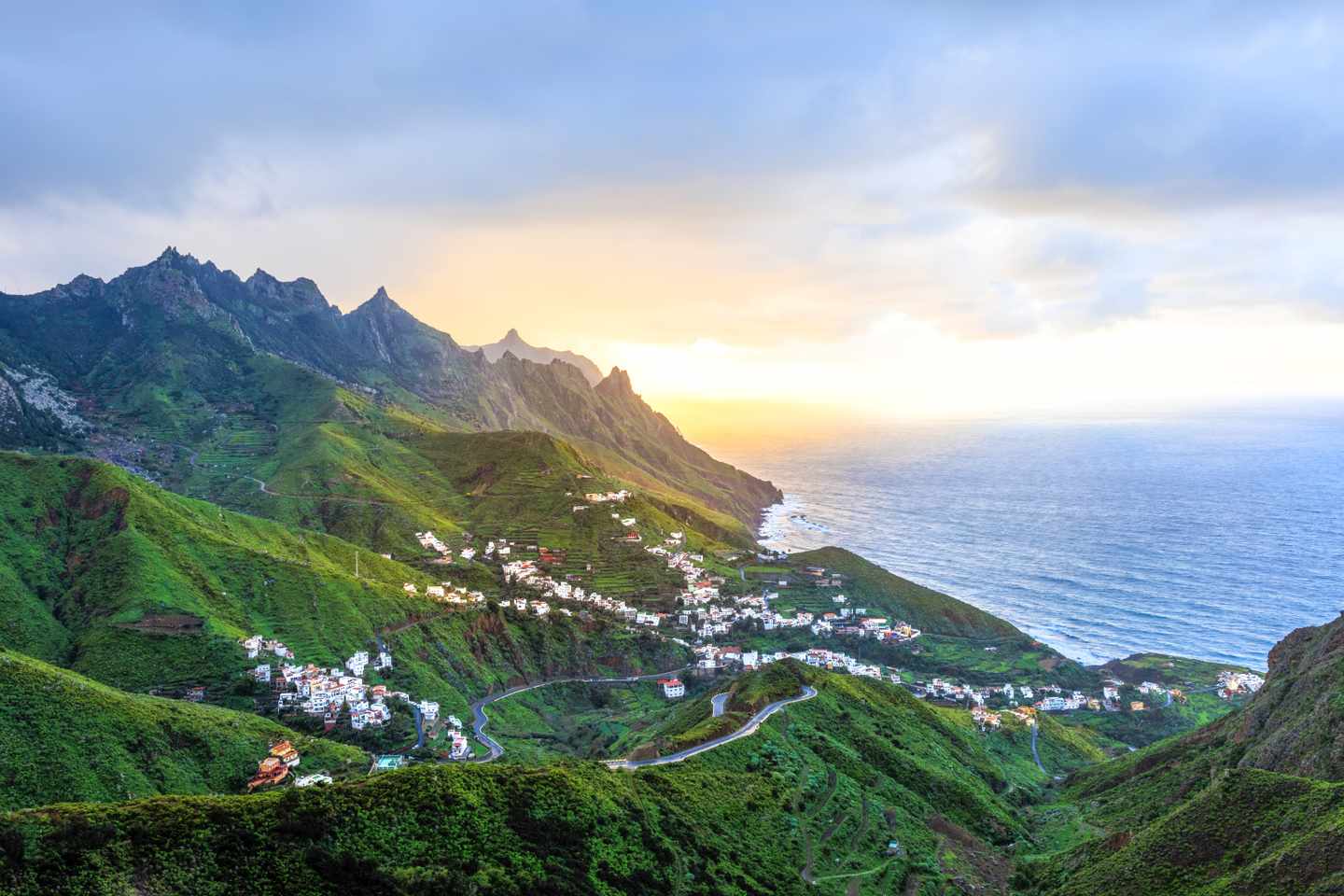 spanien-teneriffa-taganana-luftaufnahme-bei-sonnenuntergang-g-1486648677.jpg