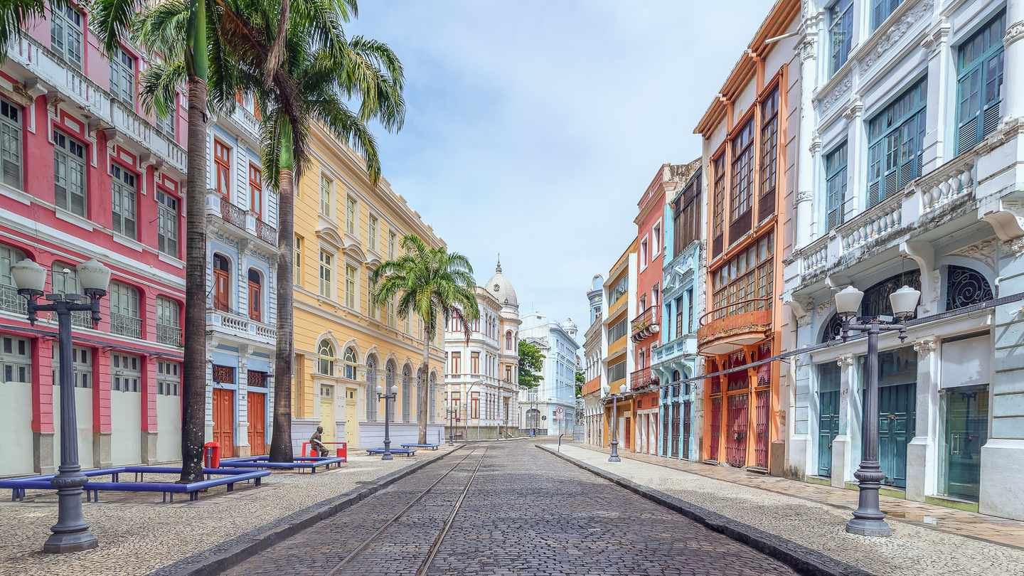 blt7886f3720f67bb6d-brasilien-recife-bunte-stra_en-zum-schlendern-g-965847308.jpg Bunte Straße in Brasilien