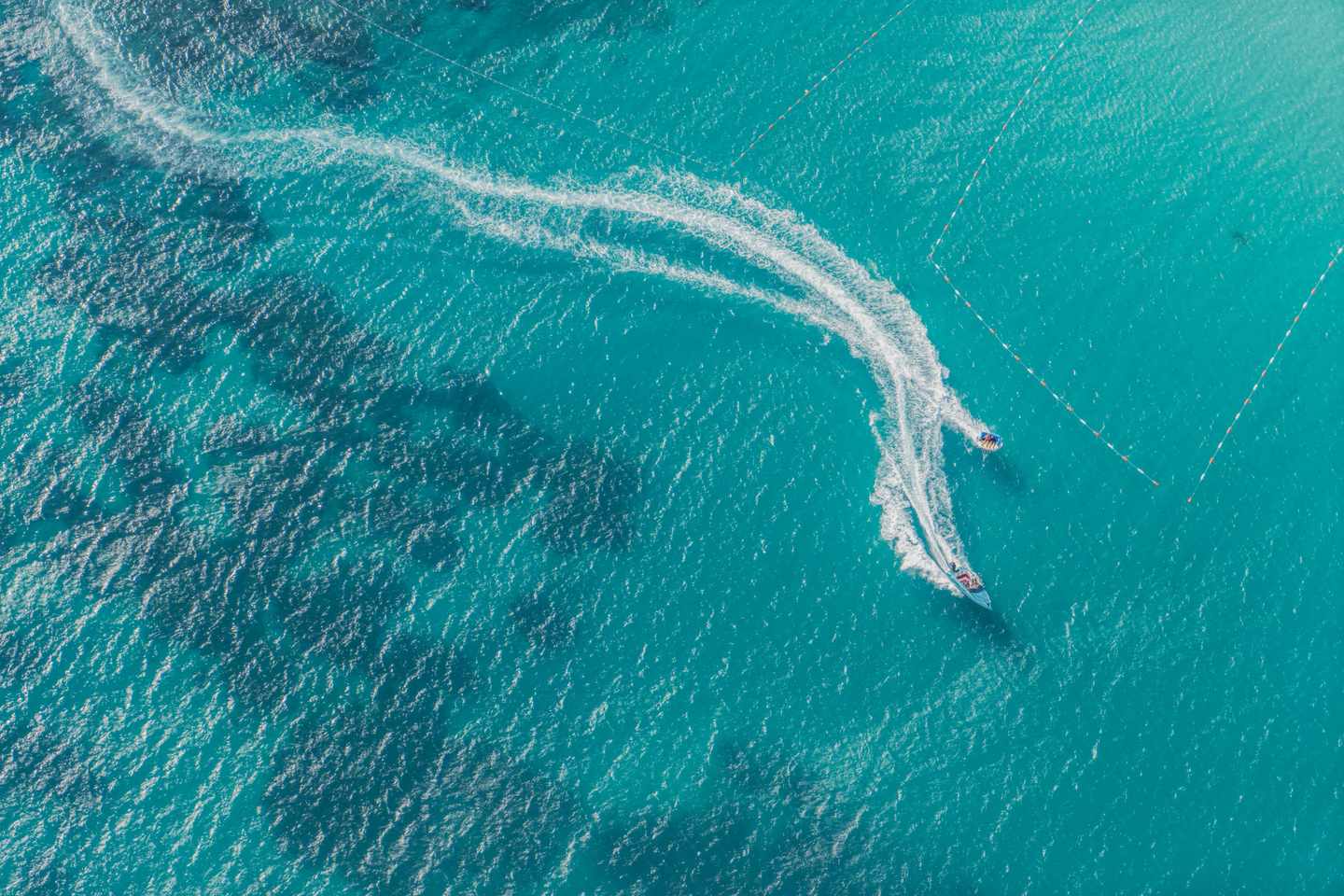 Mit dem Schnellboot Zypern vom Meer aus erkunden