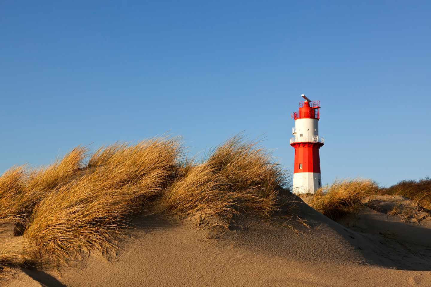 deutschland-borkum-leuchtturm-g-136241777.jpg